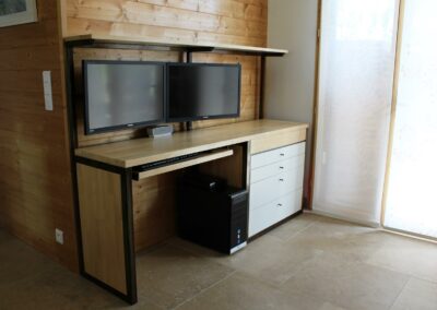 Bureau ergonomique spécial petits espaces sur mesure