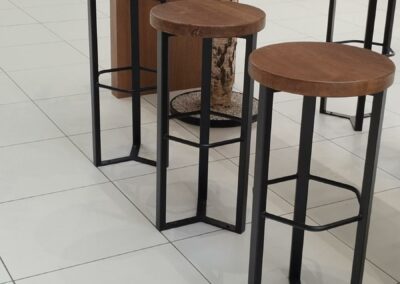 Mobilier tabouret métal et bois sur mesure